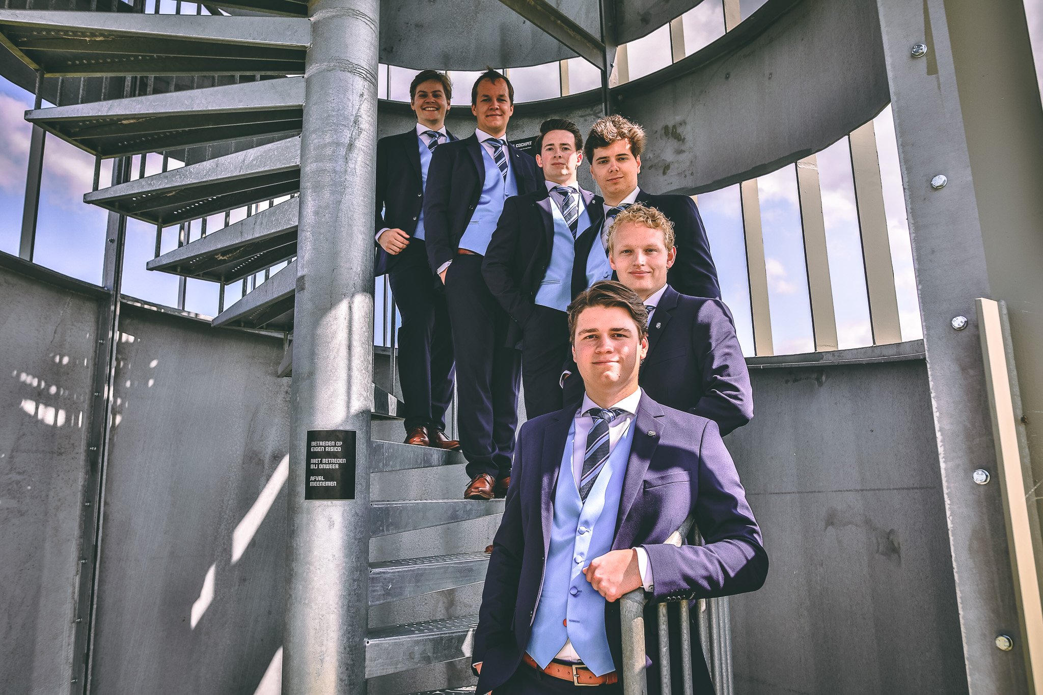 Bestuursfoto van het 40e bestuur van studievereniging Inter-Actief met Niels (tweede van onder) en zes medebestuurders